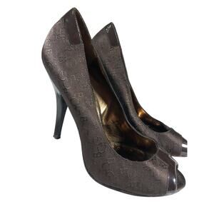 BCBGIRLS! ESPRESSO BROWN LOGO SATIN, PATENT LEATHER INSET PEEP TOE HEELS! 7.5M